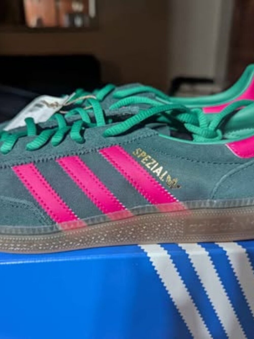 Adidas Handball Spezial youth size 7 - New in Box
